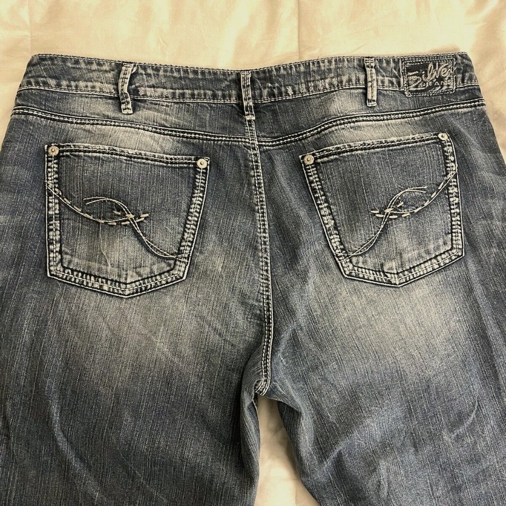 Silver Jeans Suki Capri Women's Size 24 Blue Denim Med Wash Jeans Crop